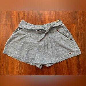 NWT Hollister Blue Floral Patterned Shorts with Tie Waist Size 0